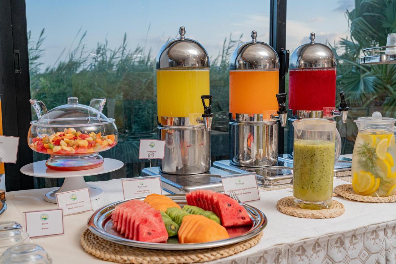 Club Hotel Residence Baiaverde Valledoria  Zewnętrze zdjęcie